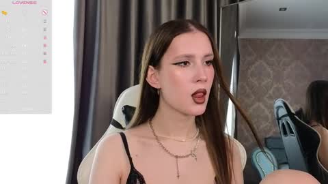 Gloria online show from April 4, 3:54 pm