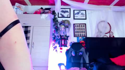    online show from April 9, 1:51 am