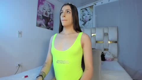 Snapshot of beautiful_doll888 chatting on October 11, 1:41 am Valeria online show from October 11, 1:41 am
