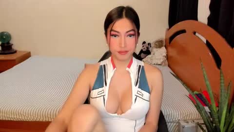 Queen Angela online show from September 18, 10:42 am
