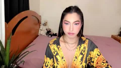 Queen Angela online show from October 6, 8:09 pm