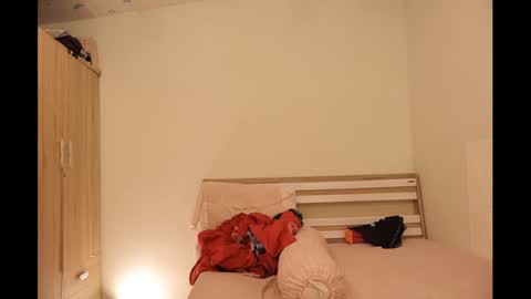 bee_thai online show from February 10, 5:19 pm