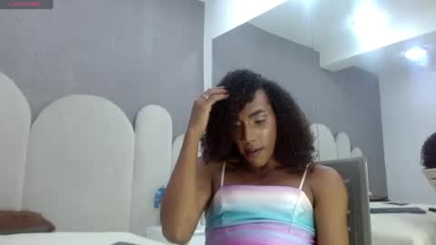 bella_77_ online show from June 27, 12:22 pm