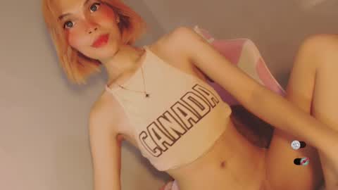 Snapshot of bella_tara chatting on December 18, 10:19 am Bella online show from December 18, 10:19 am