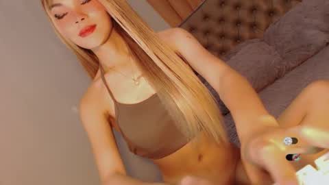 Bella online show from February 8, 5:41 pm