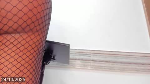 bella_tinkerbell_bahamas online show from October 24, 10:15 pm