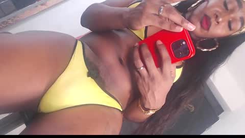 Snapshot of big_goddess_black chatting on February 3, 10:43 pm dashiell online show from February 3, 10:43 pm