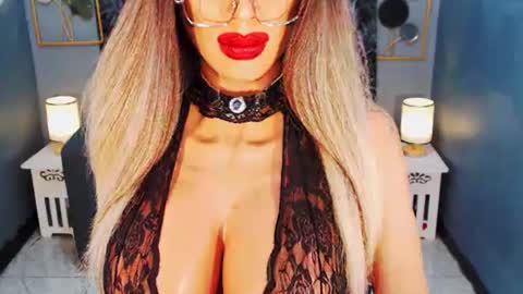 Loraine Cruz online show from June 15, 2:02 am
