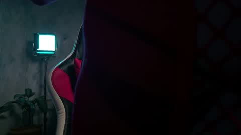 kyra Moor online show from December 23, 9:35 am