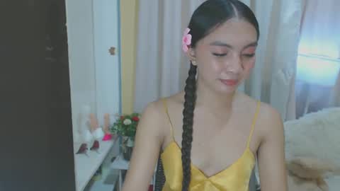 Yeng online show from December 28, 12:57 am