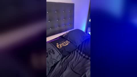 brendaaguerra online show from March 8, 6:39 am