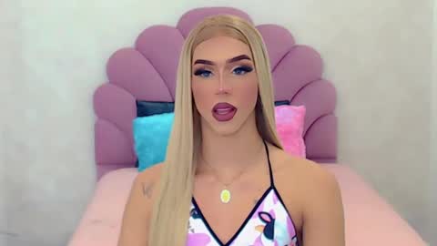 Snapshot of briana_sex32 chatting on February 7, 5:10 am BRIANA online show from February 7, 5:10 am