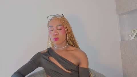 Brit Davis Room online show from February 28, 3:40 pm