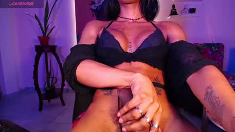 sammBitchTS online show from November 18, 5:40 am