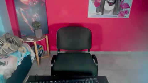 camilaparrisx online show from December 12, 3:21 am