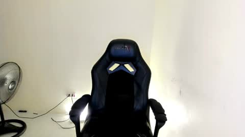 candicesluttt online show from June 2, 8:43 pm