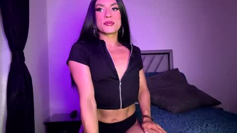 Snapshot of carla_santini chatting on February 6, 11:15 pm Carla Santini online show from February 6, 11:15 pm