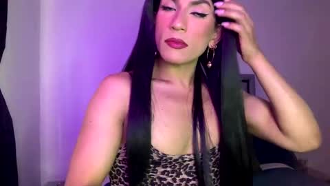 Snapshot of carla_santini chatting on February 8, 8:53 pm Carla Santini online show from February 8, 8:53 pm