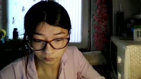 CarlyJoy online show from April 7, 12:50 pm