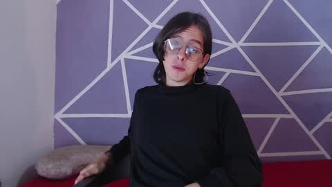 Snapshot of cava_pretty chatting on December 3, 10:23 am cava_pretty online show from December 3, 10:23 am