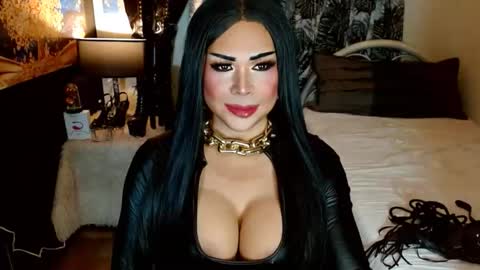 charismatic_apple online show from March 10, 6:55 pm