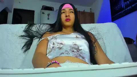 lot online show from September 12, 10:15 pm