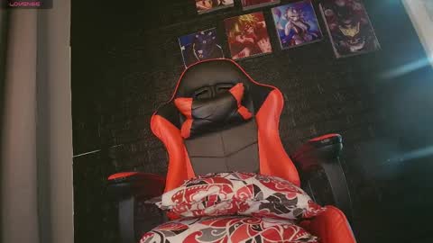 charlotte_cruzxx online show from April 26, 4:32 am