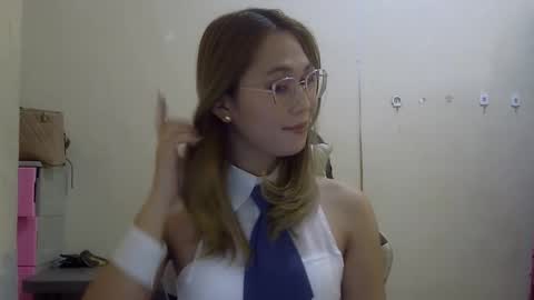 Snapshot of chelly4u69 chatting on October 17, 6:28 am chelly4u69 online show from October 17, 6:28 am