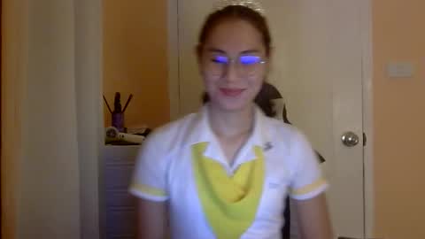 chelly4u69 online show from December 20, 5:46 am