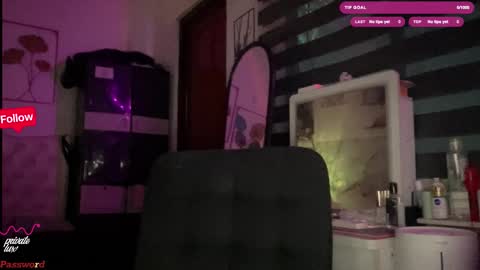 Snapshot of christinee_star chatting on October 19, 11:19 pm christine online show from October 19, 11:19 pm