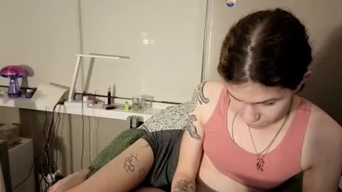 cuddleavenue online show from November 30, 2:25 am