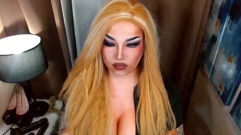 Cattaleya online show from October 9, 8:49 am