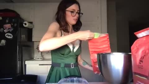 Cupid online show from December 1, 9:39 pm