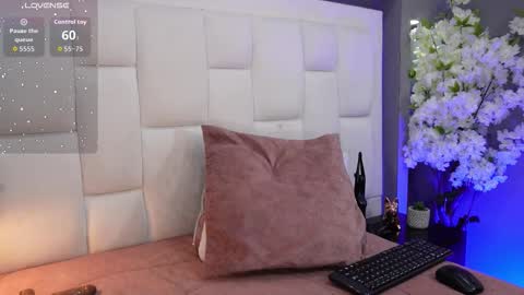 Snapshot of cutearii chatting on October 18, 9:07 pm CuteArii online show from October 18, 9:07 pm