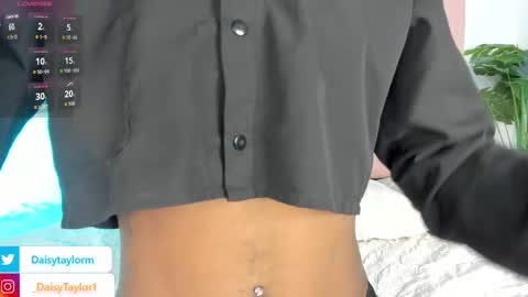 Snapshot of daisytaylor_ chatting on October 13, 12:39 pm Daisy online show from October 13, 12:39 pm