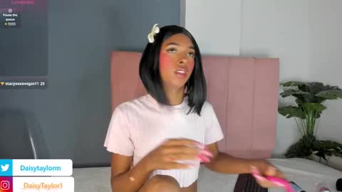 Snapshot of daisytaylor_ chatting on October 14, 12:50 pm Daisy online show from October 14, 12:50 pm