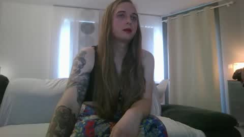 Snapshot of danadeluxe22 chatting on January 8, 1:31 pm danadeluxe22 online show from January 8, 1:31 pm