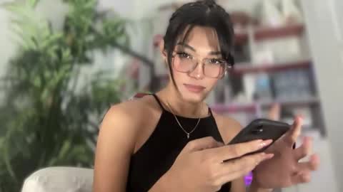 Snapshot of danica_walton chatting on January 20, 6:53 pm danica_walton online show from January 20, 6:53 pm