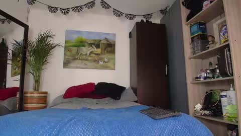 danna isabella online show from December 18, 7:19 pm