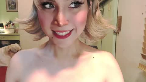 Mercedes online show from April 12, 8:40 am