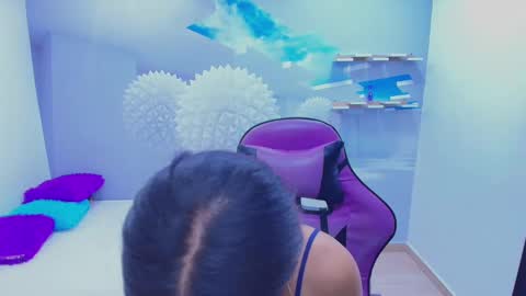 DEMI online show from November 6, 1:33 pm