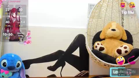 denychantall online show from February 18, 1:57 am