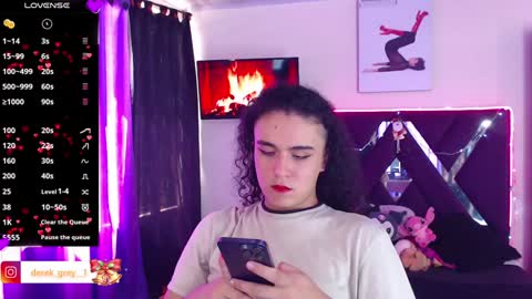 derek grey online show from December 17, 6:09 pm