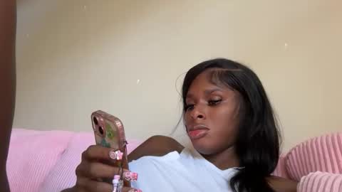 Dolly online show from November 11, 7:48 pm