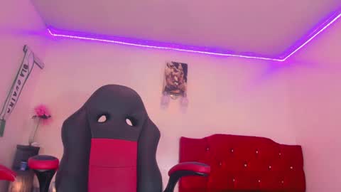 Naomy  online show from January 18, 7:32 pm