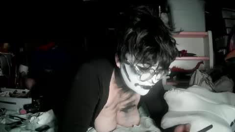 dizzinsweatyy online show from June 1, 3:08 am