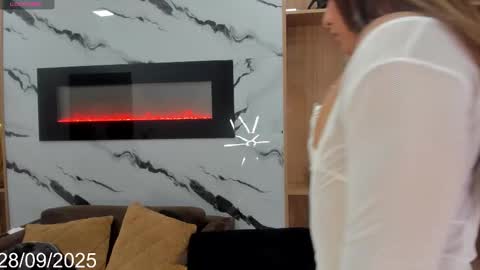 dreams_chloe online show from September 28, 1:10 pm