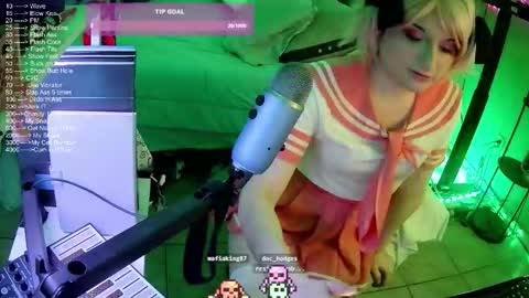 Snapshot of dvadaisy chatting on October 10, 9:38 pm DvaDaisy online show from October 10, 9:38 pm