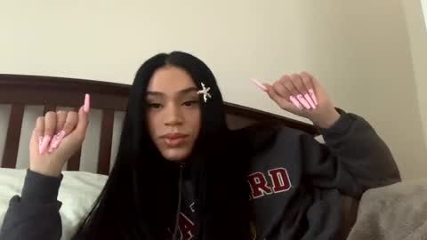 Dynasty online show from January 10, 8:04 pm