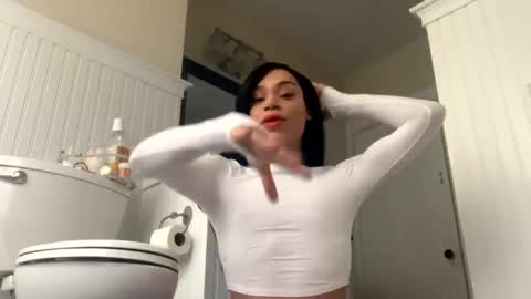 Dynasty online show from February 8, 4:57 pm